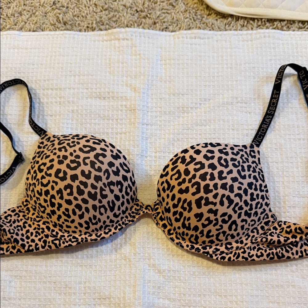 Victoria's Secret Leopard Print Bombshell Push-Up Bra in Tan and Black